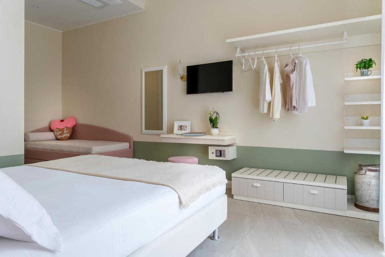 Pan Di Zenzero Icecream Hotel Rimini Kültér fotó