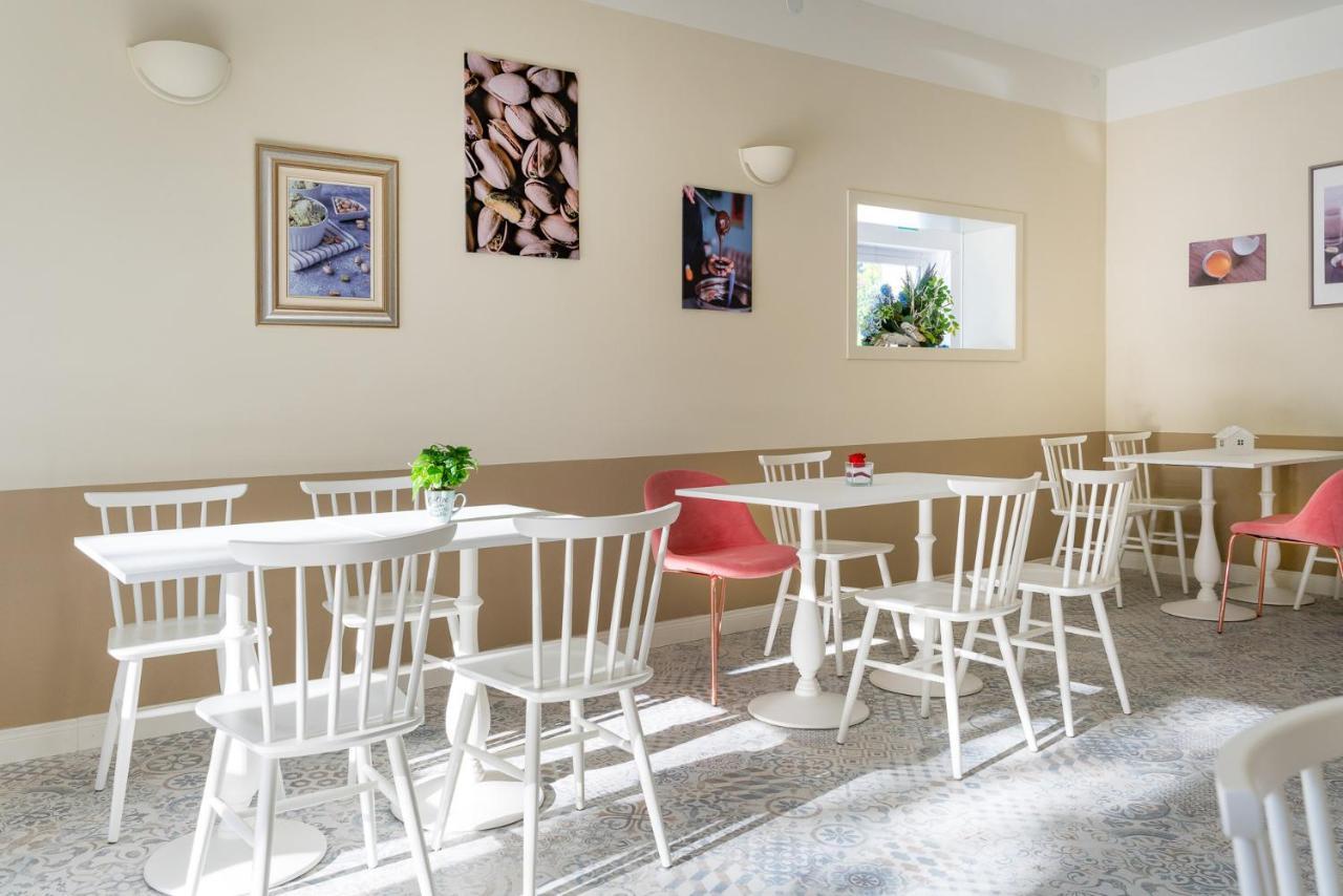 Pan Di Zenzero Icecream Hotel Rimini Kültér fotó